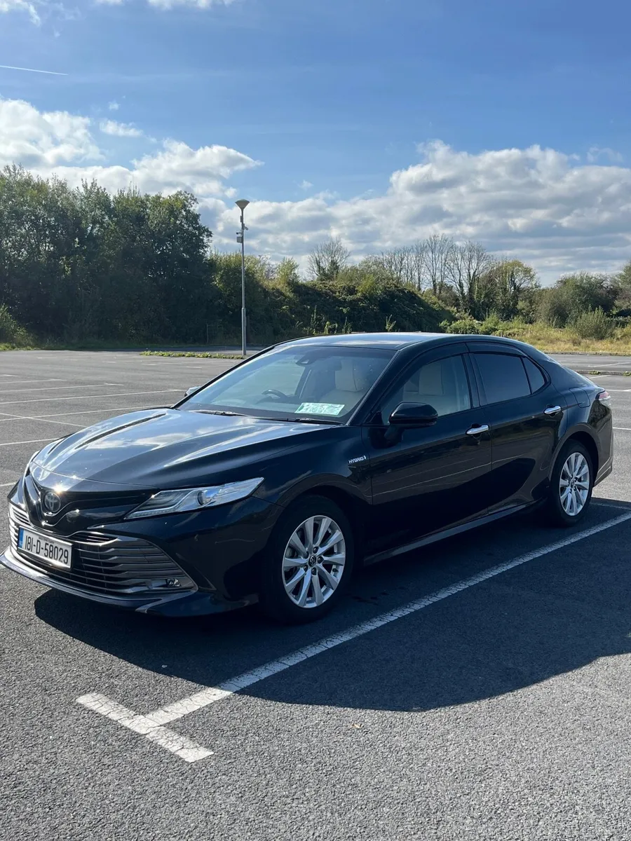 Toyota Camry 2018 - Image 1