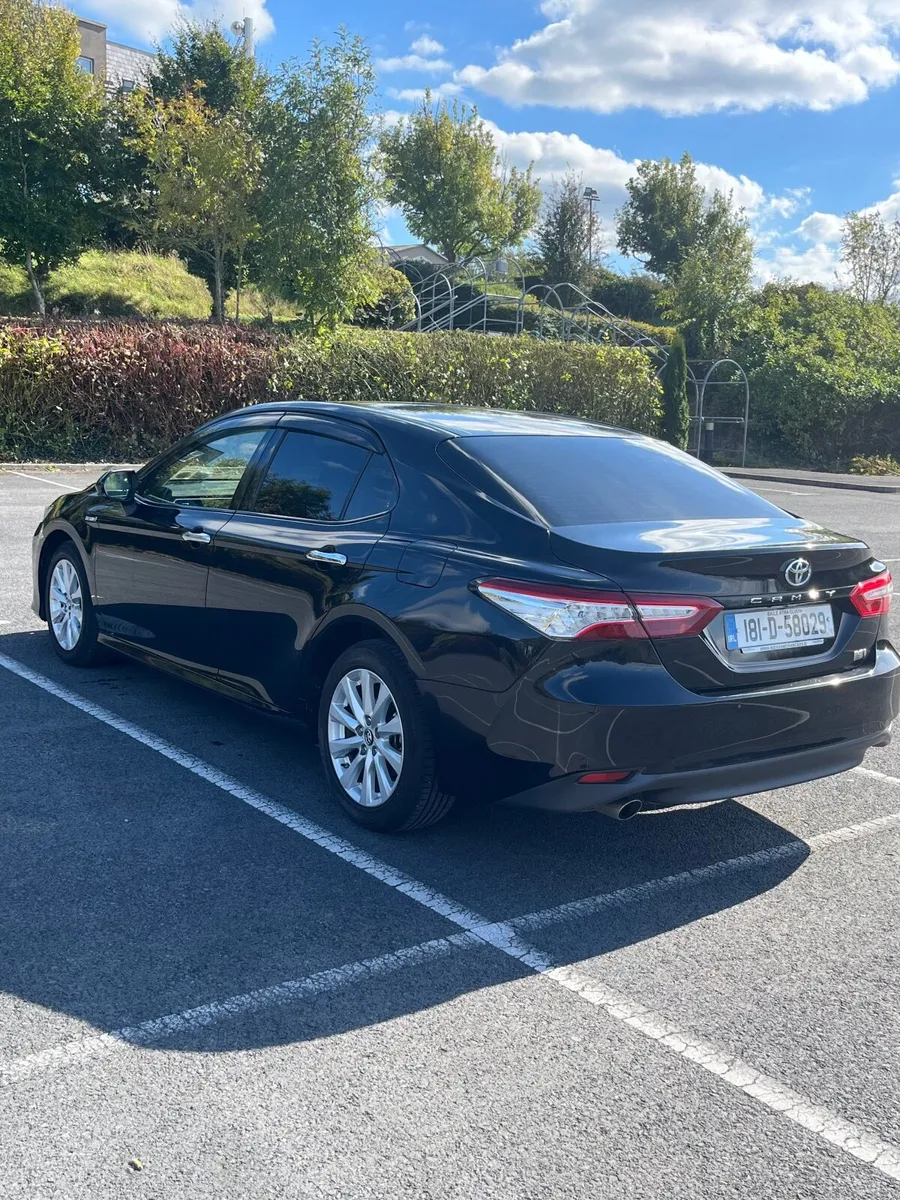 Toyota Camry 2018 - Image 2
