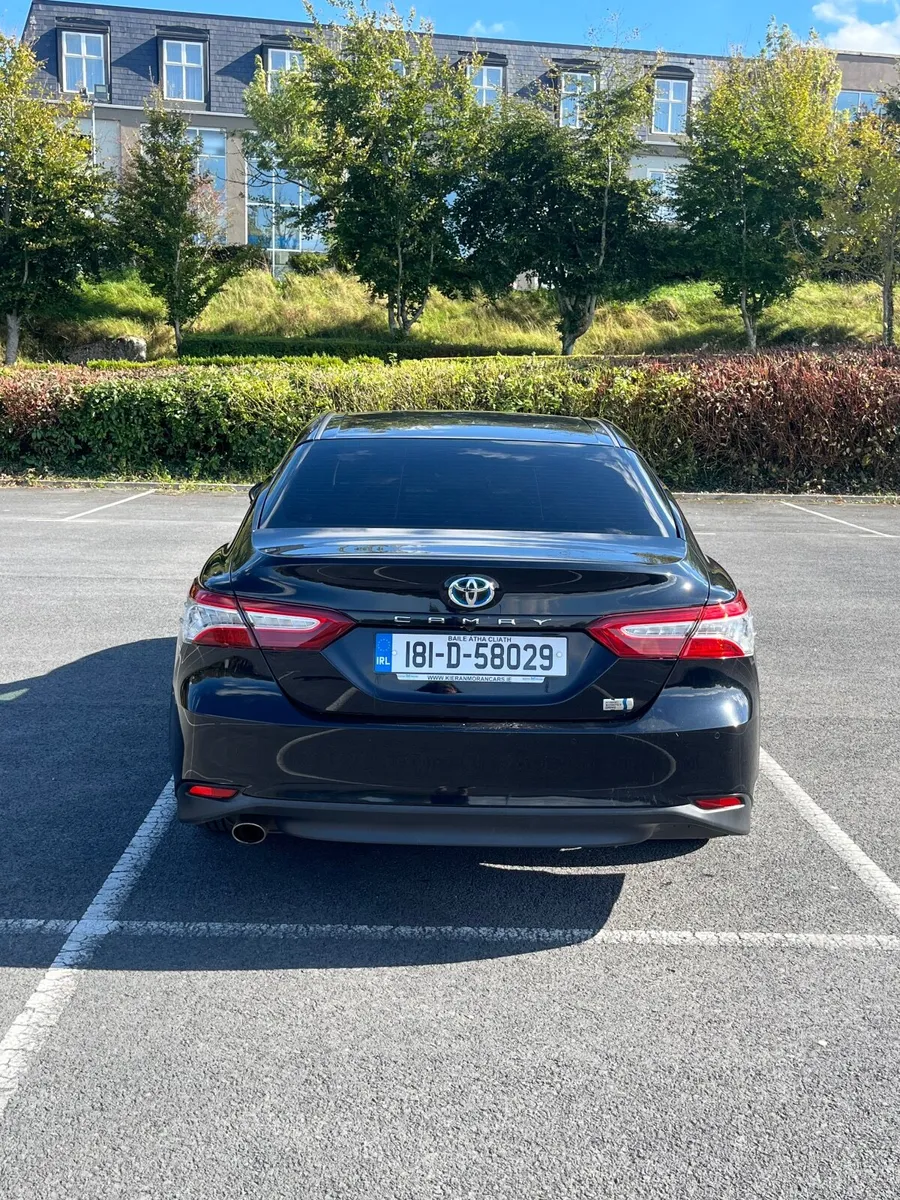 Toyota Camry 2018 - Image 3