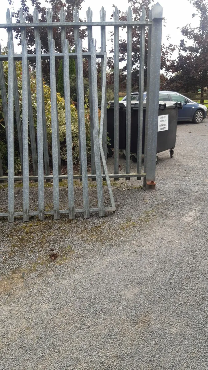 Wanted 500 mtr of palisade fencing + posts - Image 2