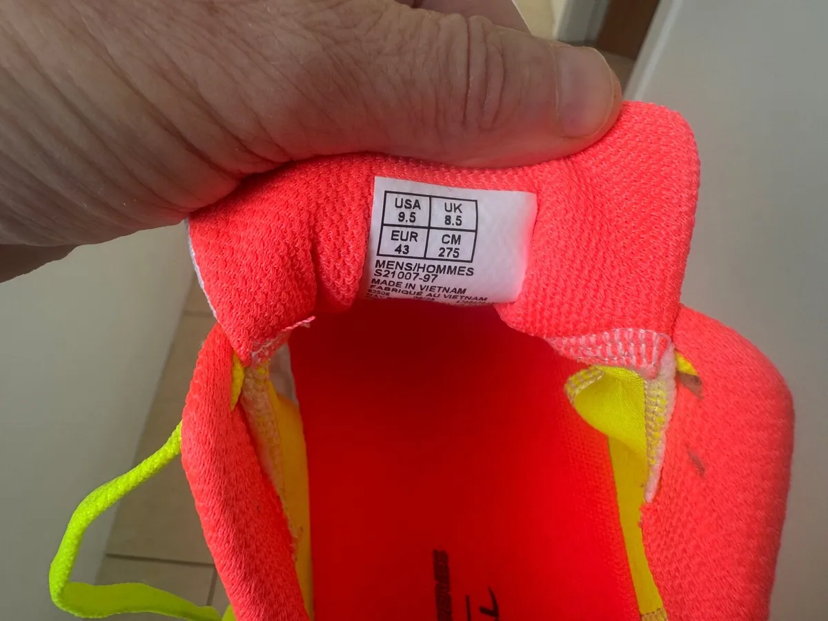 Running shoes - Image 1