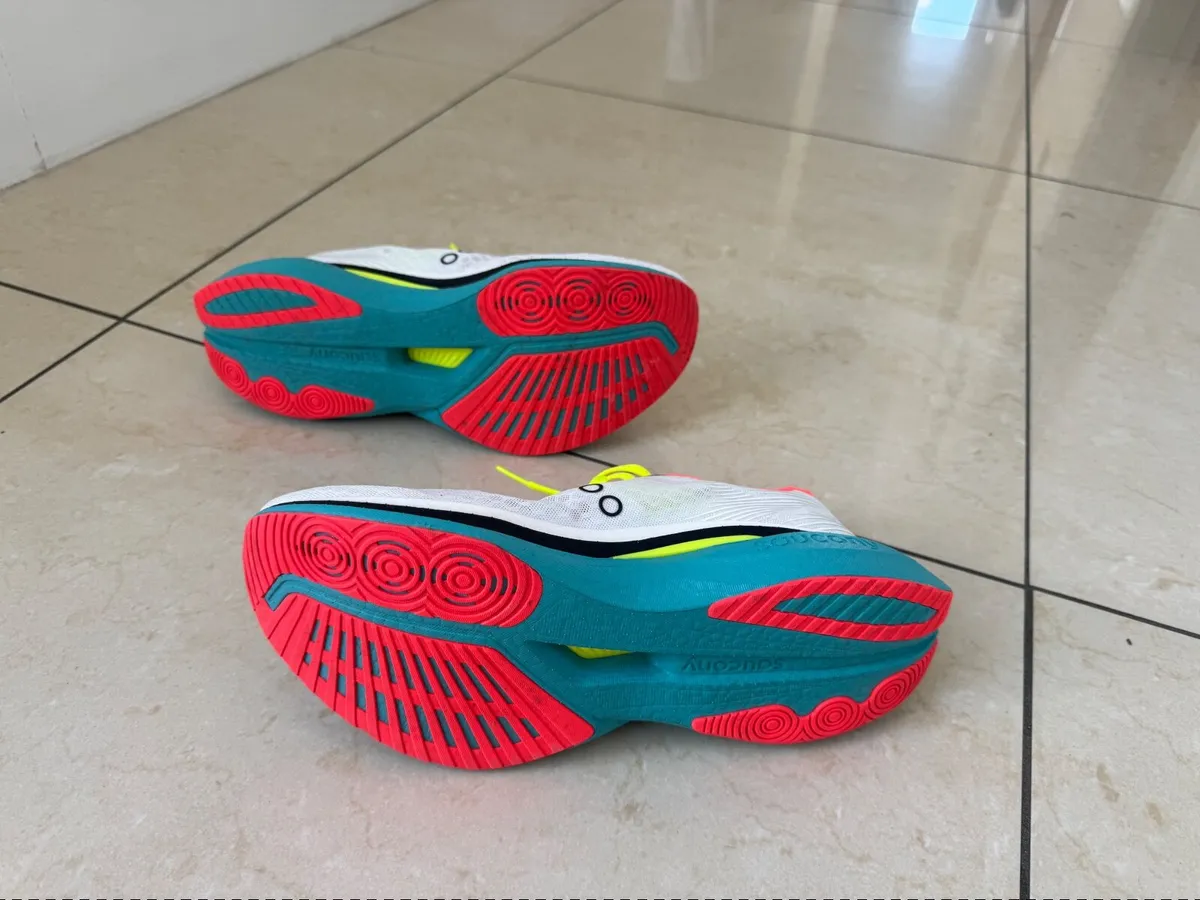 Running shoes - Image 2