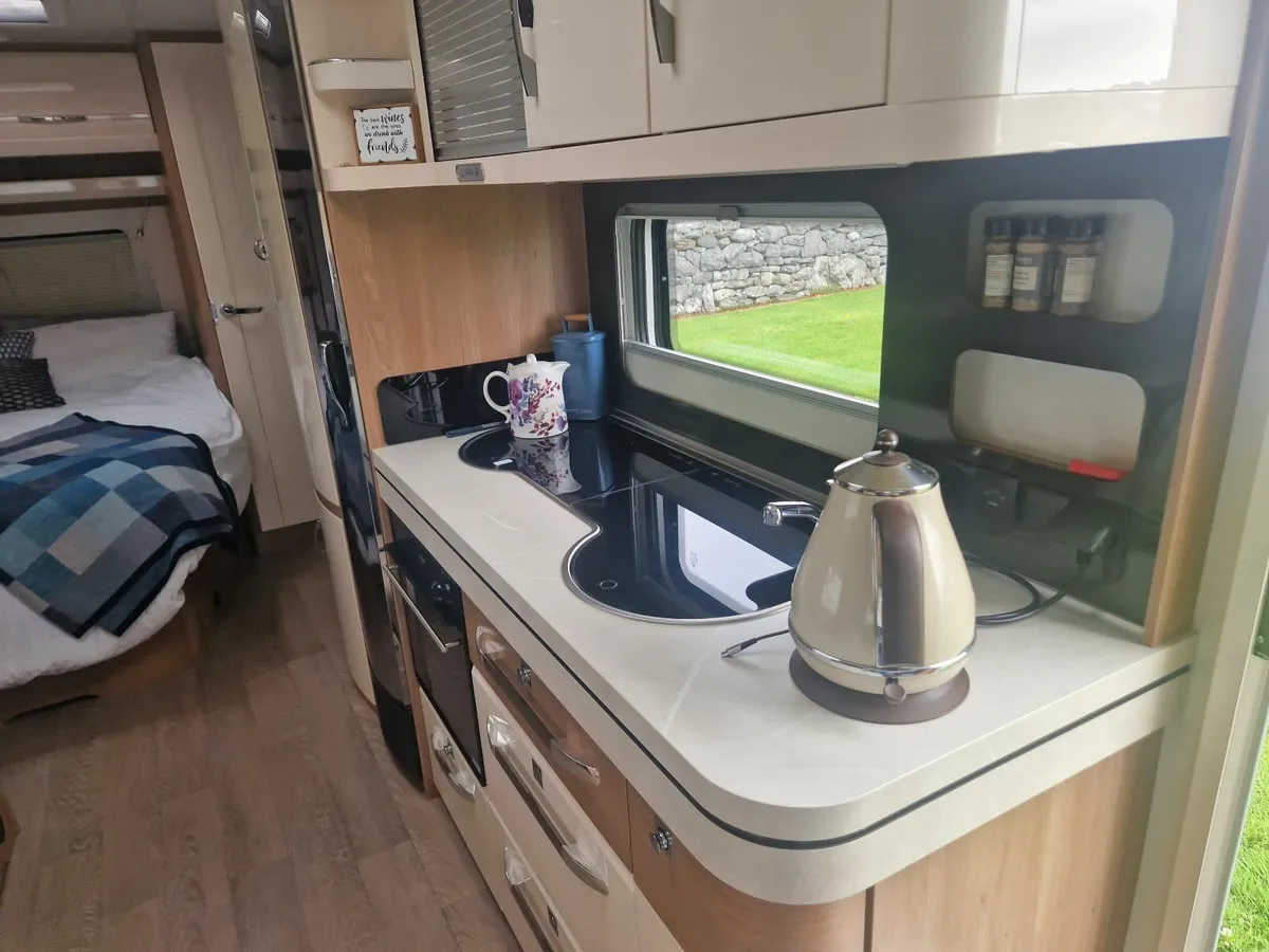 Caravan - Image 2