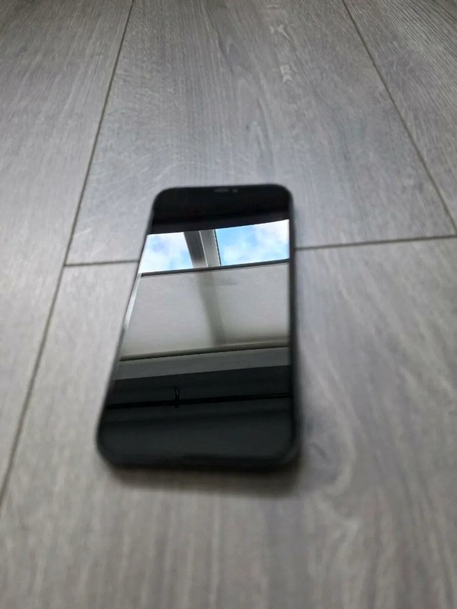 Iphone 11 - Image 2