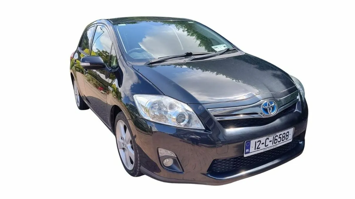 Toyota Auris 2012 - Image 1
