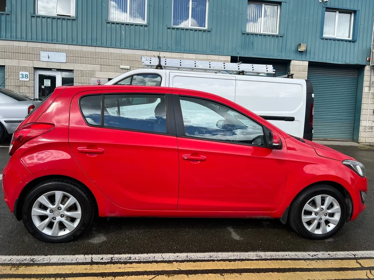 Hyundai i20 - Image 3