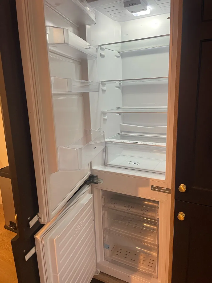 Fridge freezer - Image 2