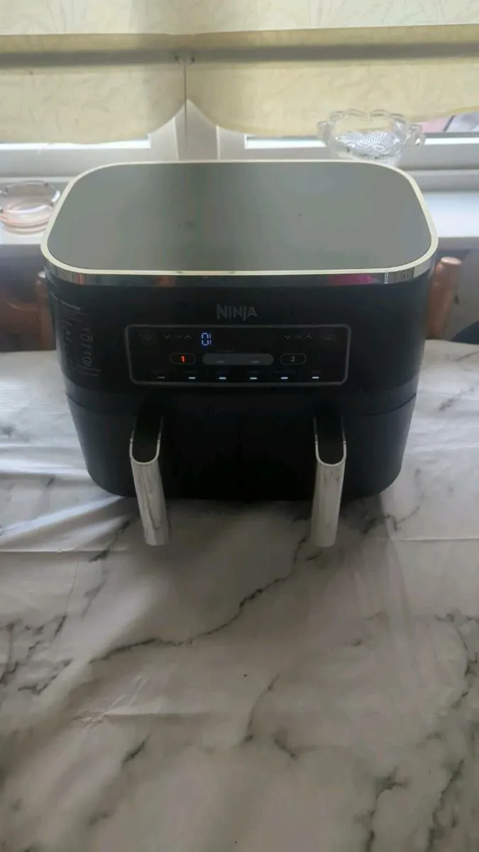 Air fryer - Image 1