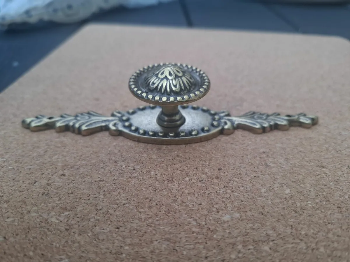 Knobs/drawer pulls - Image 3