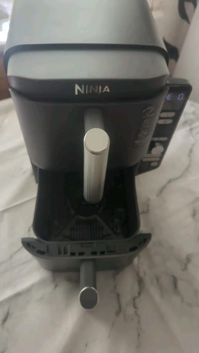 Air fryer - Image 2