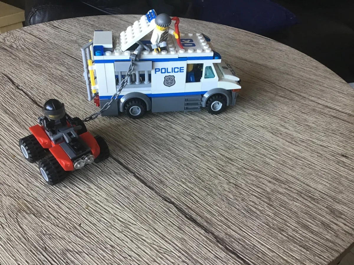 Lego city Police Prisoner Transporter - Image 2