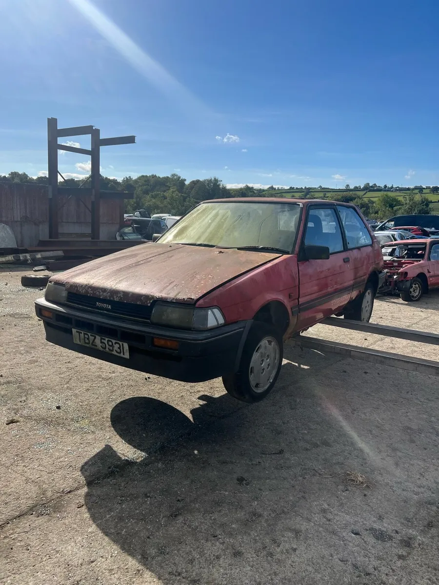 2x TOYOTA COROLLA AE82 FOR BREAKING. - Image 1