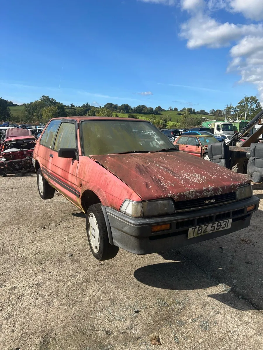 2x TOYOTA COROLLA AE82 FOR BREAKING. - Image 2