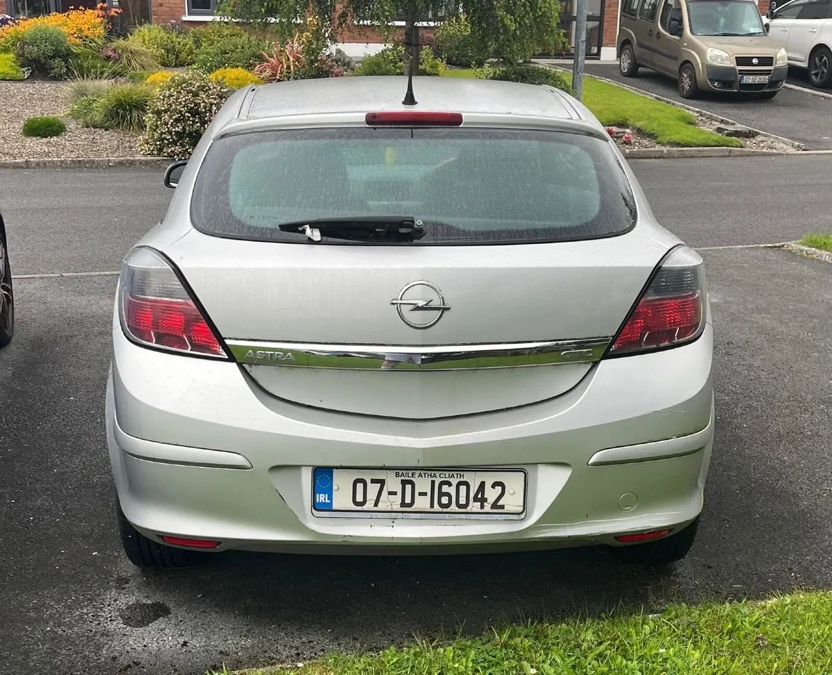 Opel Astra 2007 - Image 2
