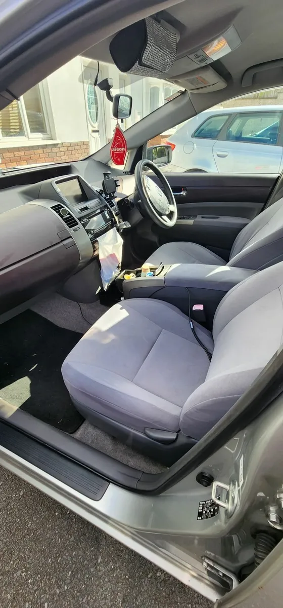 Toyota Prius 2004 - Image 2