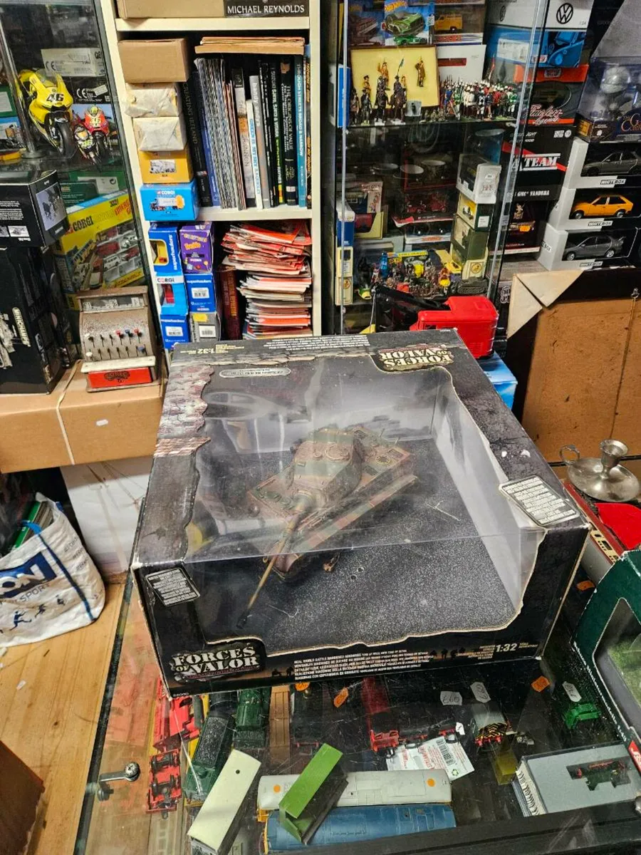 Corgi Forces of Valor German WW2 Kingtiger - Image 1