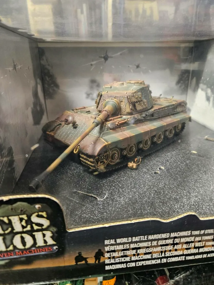 Corgi Forces of Valor German WW2 Kingtiger - Image 3