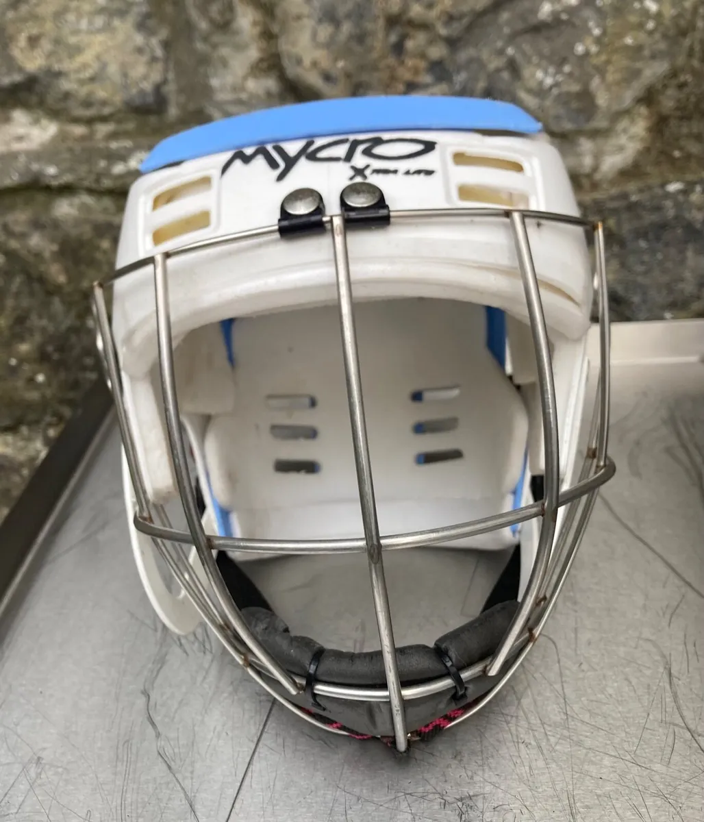 Sports helmet - Image 2