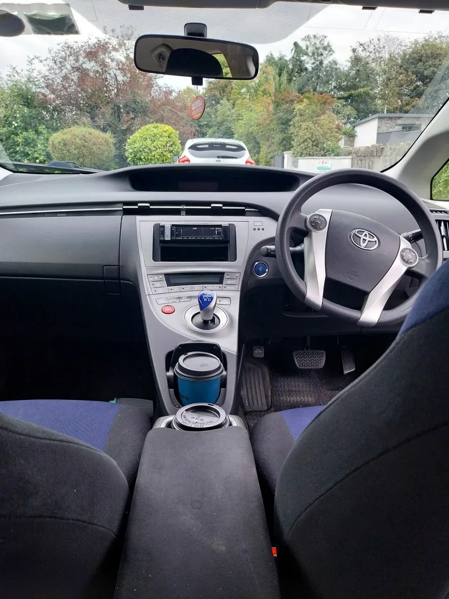 Toyota Prius 2015 - Image 4
