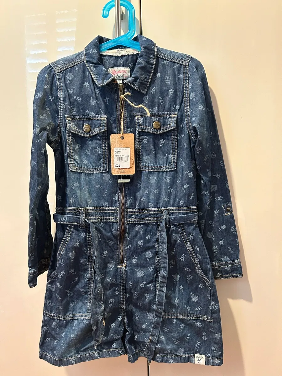 Trouser suit