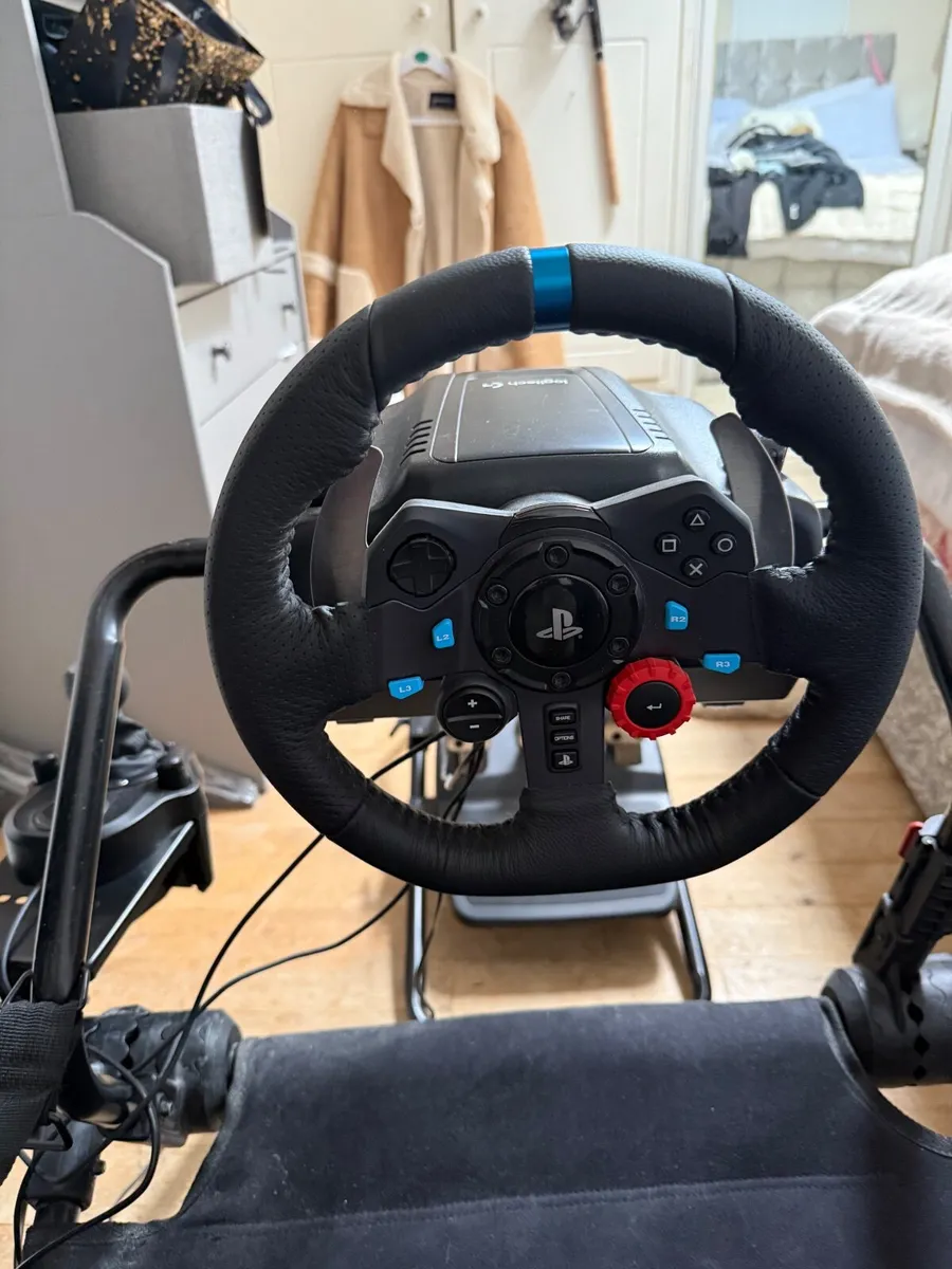 BRAND NEW full racing sim - Image 2