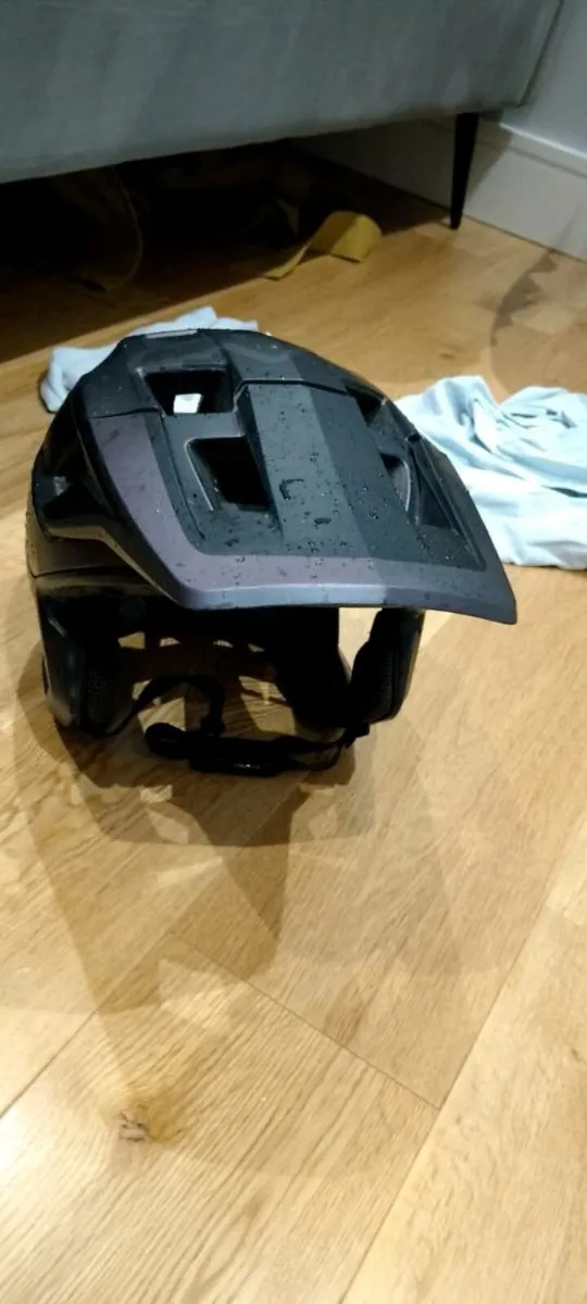 Fox Dropframe Pro Helmet - Image 1