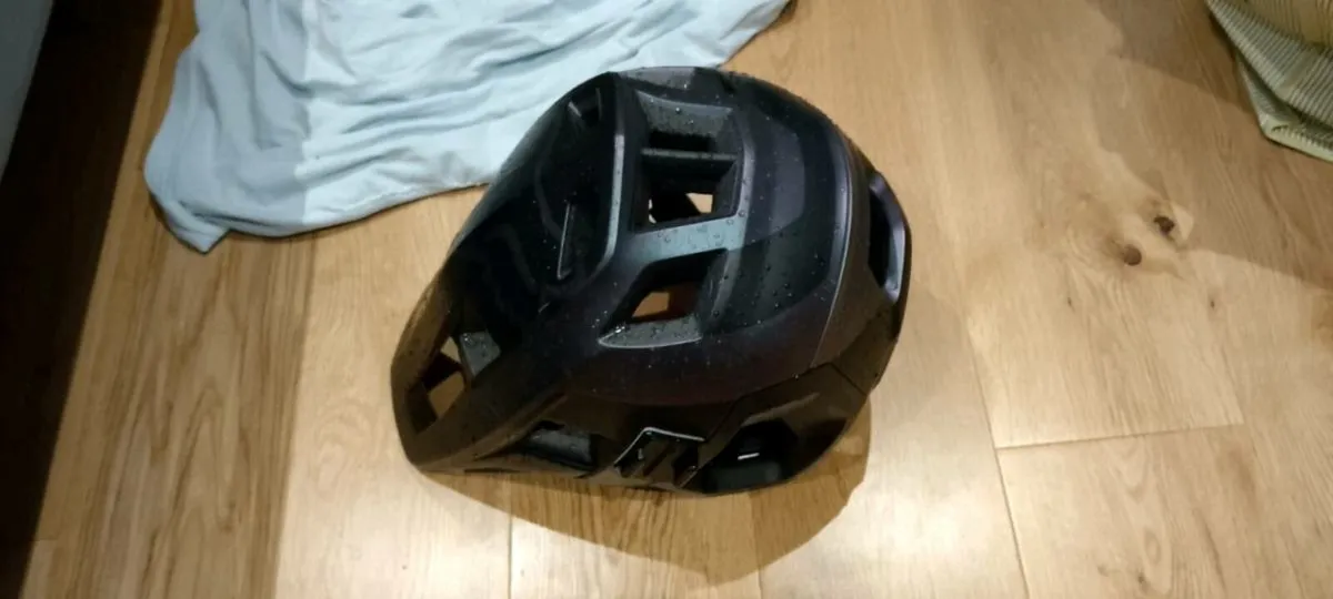 Fox Dropframe Pro Helmet - Image 3