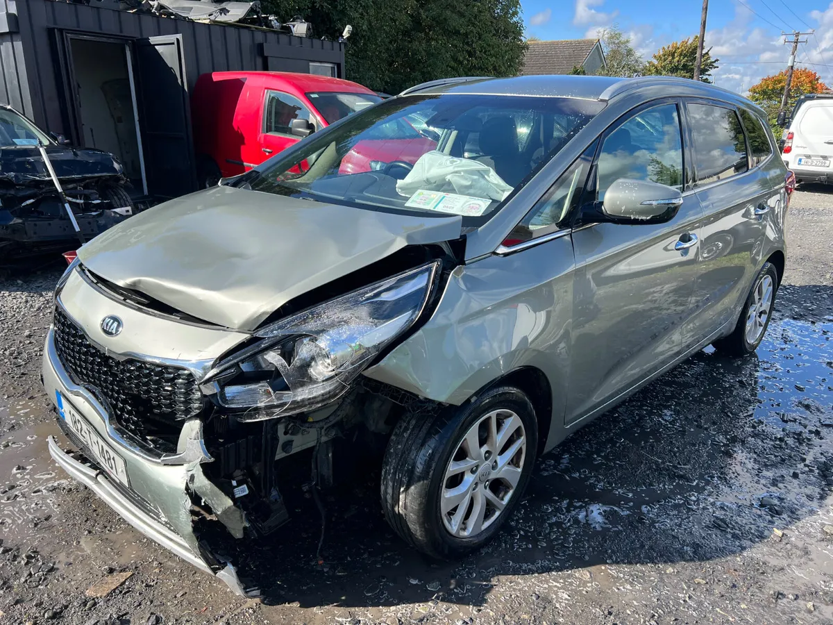 2018 Kia Caren’s 1.7 Diesel low miles - Image 3
