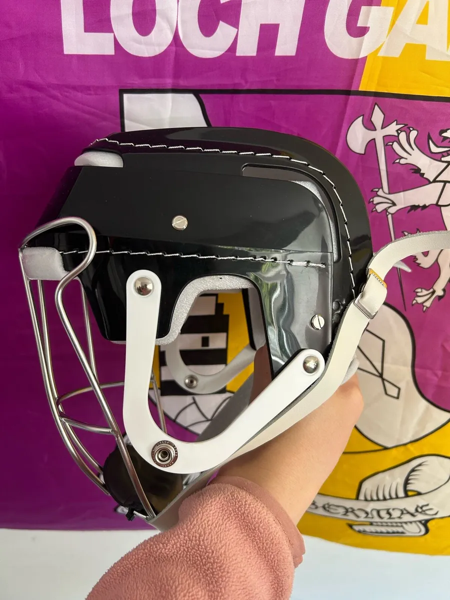 Oldstyle hurling helmet - Image 2