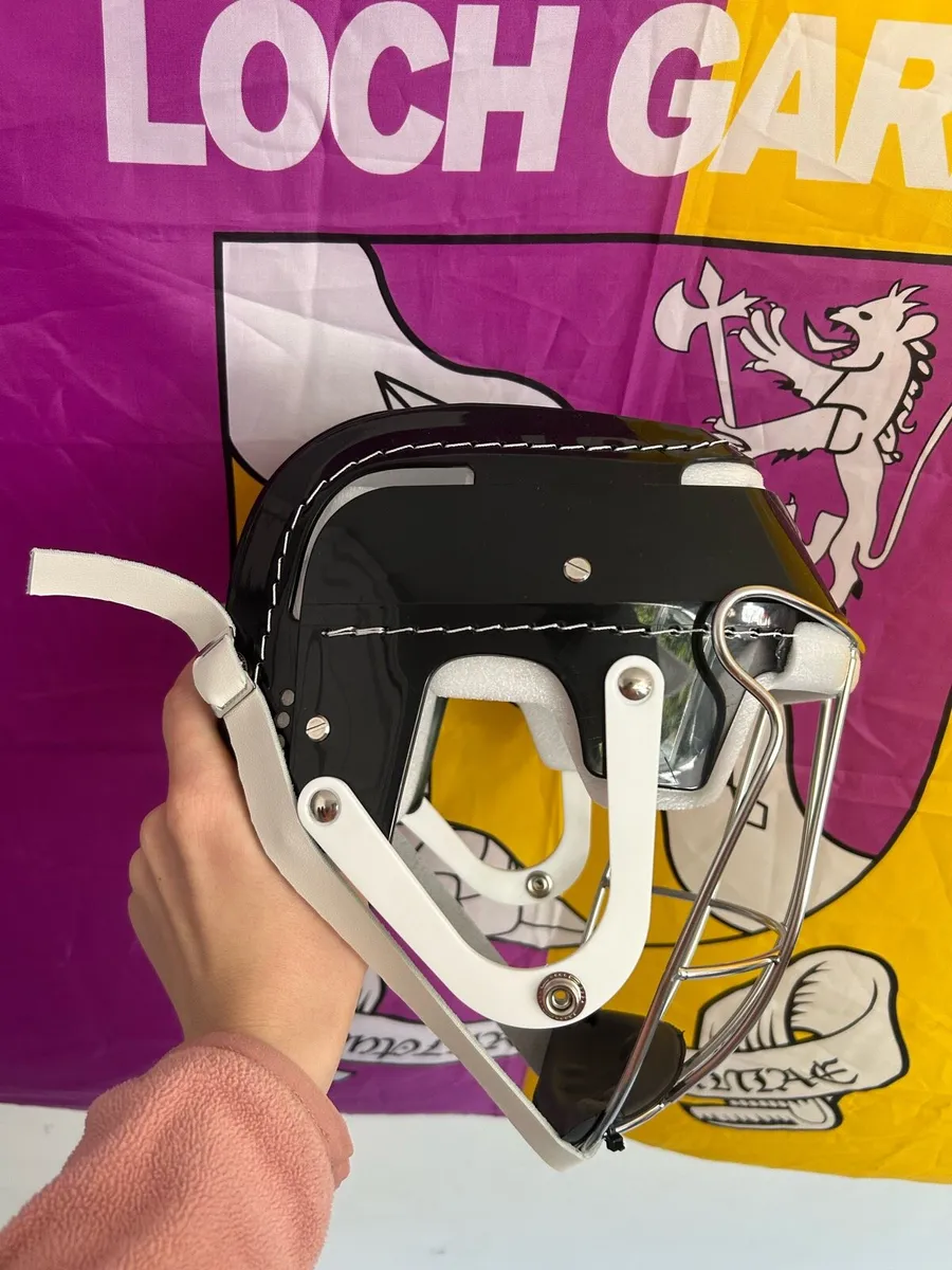 Oldstyle hurling helmet - Image 3