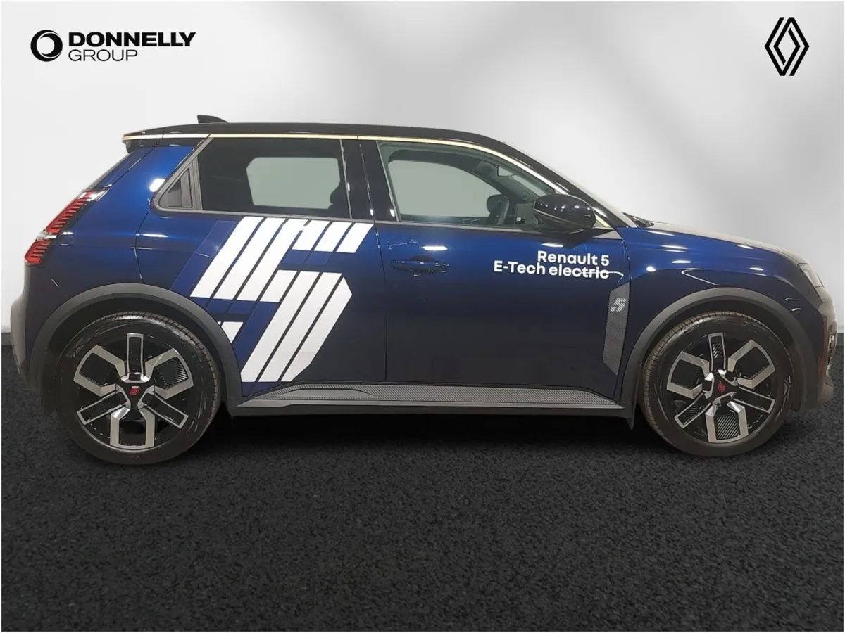 Renault 5 E-Tech Hatchback Techno - Image 3