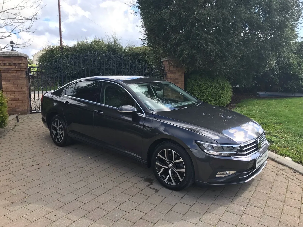 Volkswagen Passat 150 SEL TDI EVO 2.0 L - Image 1