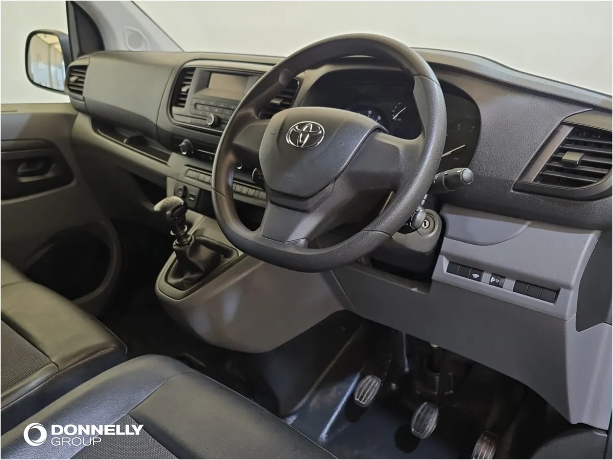 Toyota Proace Long Diesel Active - Image 4