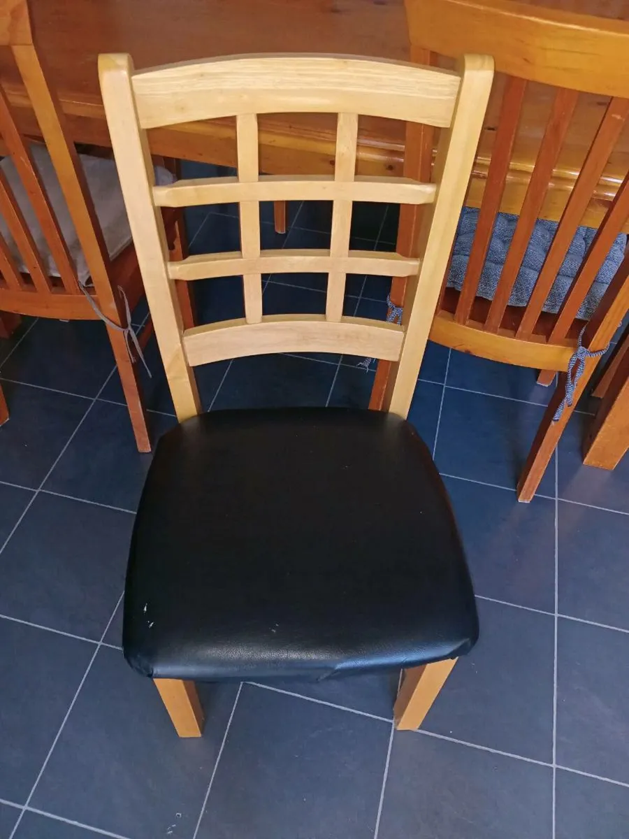 Table chairs - Image 2