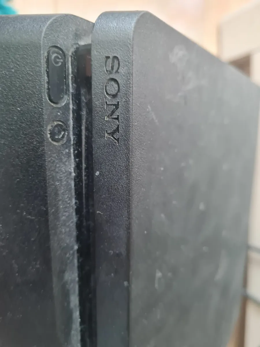 Tv and PlayStation - Image 1