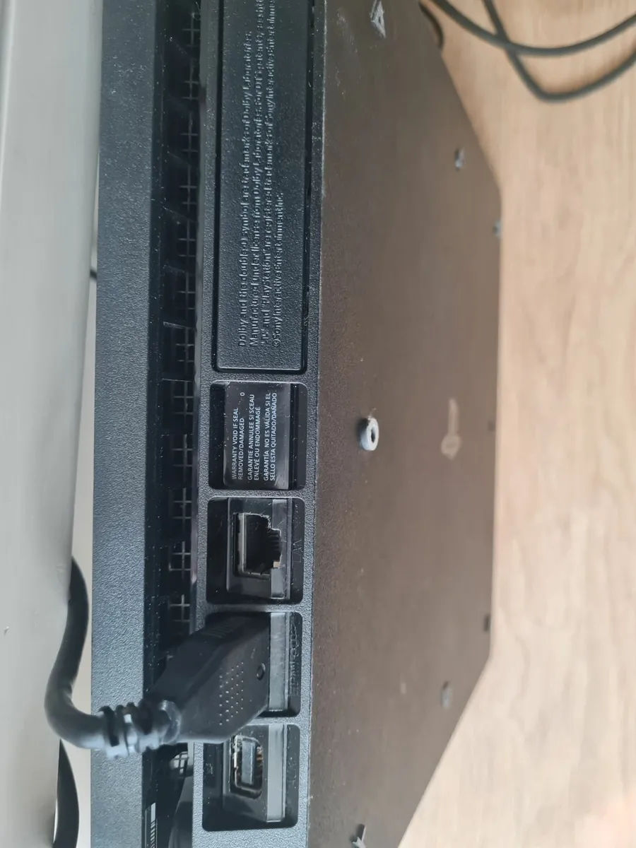 Tv and PlayStation - Image 2