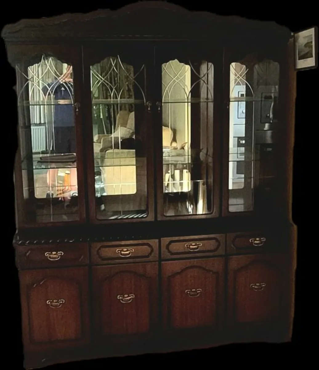 Cabinet - Image 1
