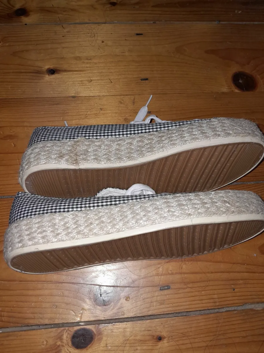 Dunnes Shoes - Image 4