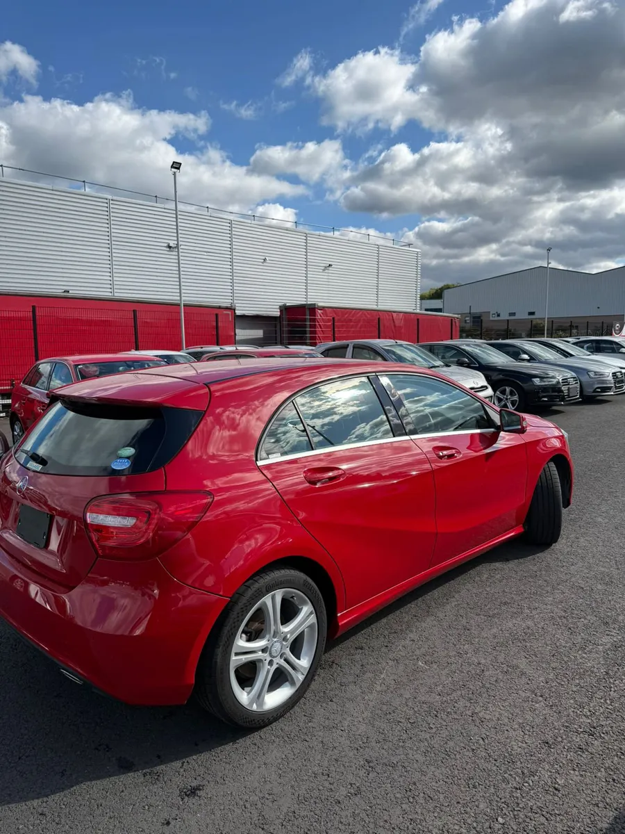 MERCEDES A180 2014red - Image 3