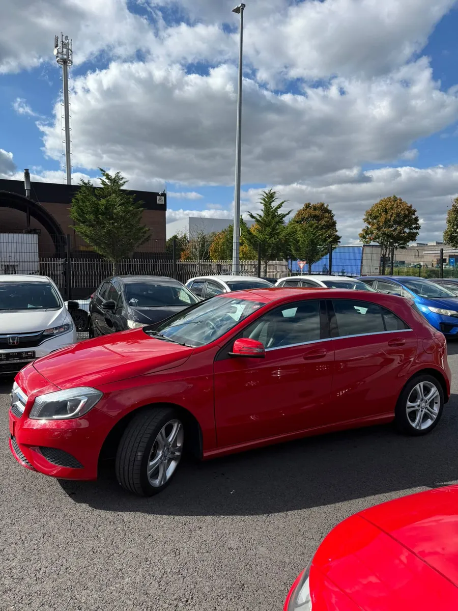 MERCEDES A180 2014red - Image 4