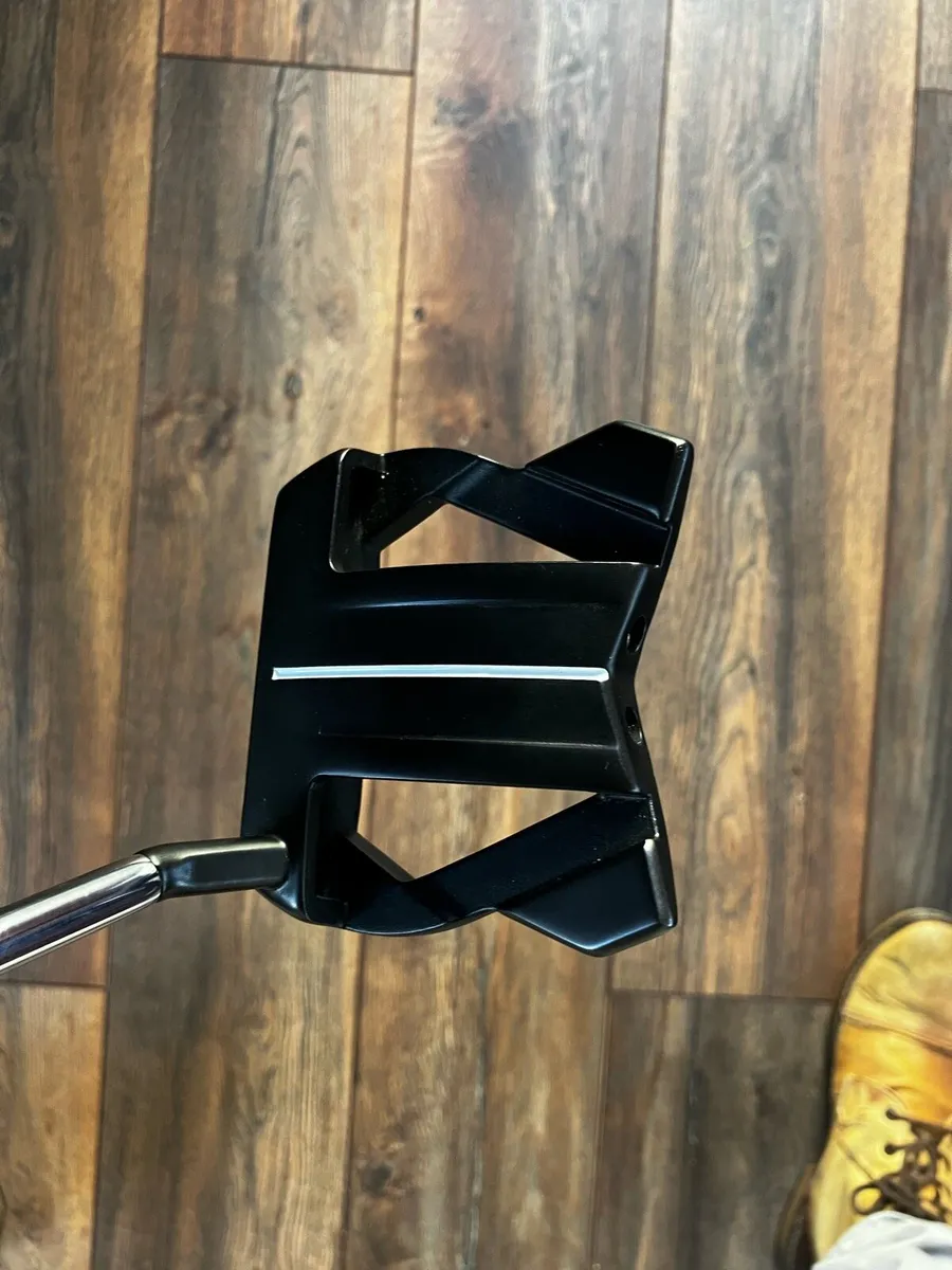 Cobra stingray putter - Image 1