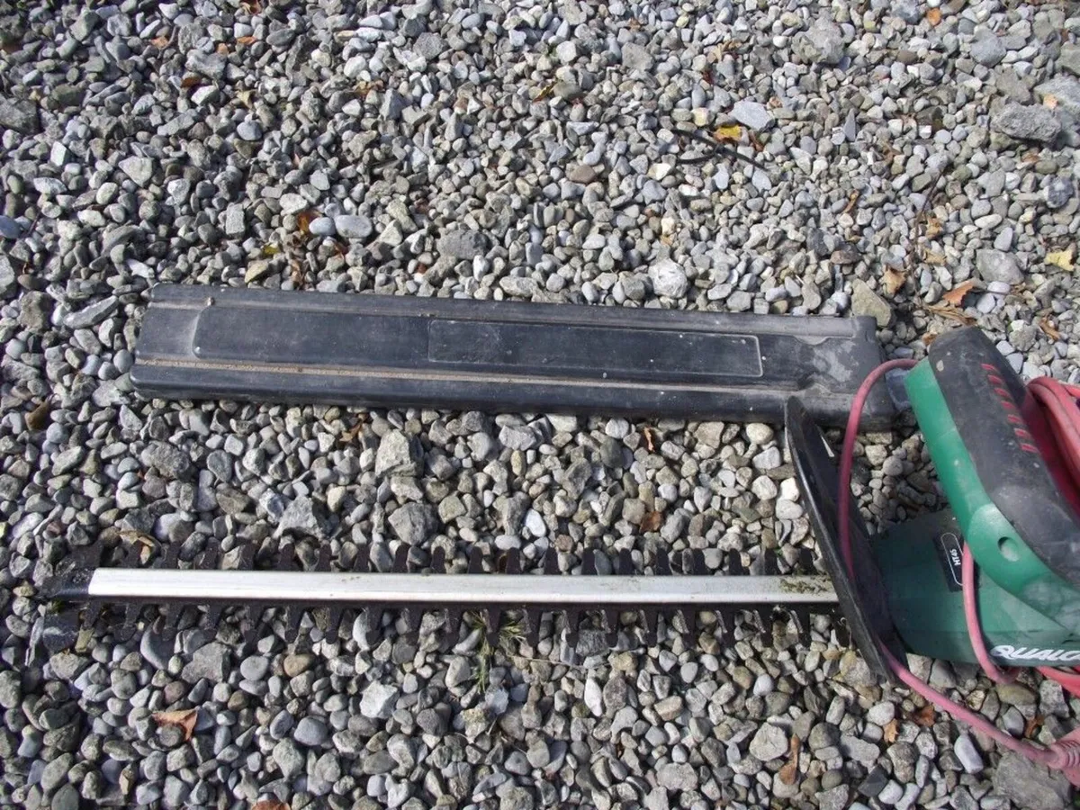 Qualcast Electric Chainsaw & Hedge Trimmer - Image 3