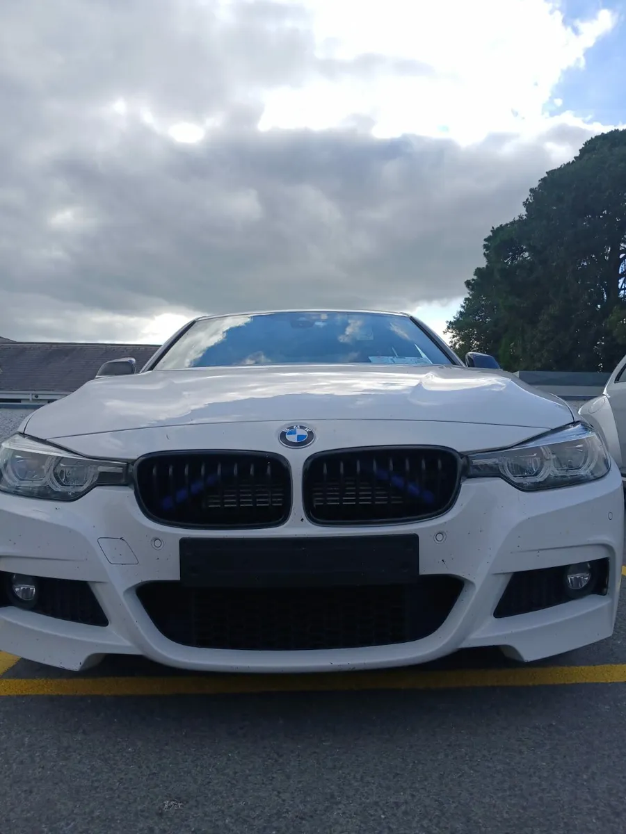 BMW 320E - Image 1