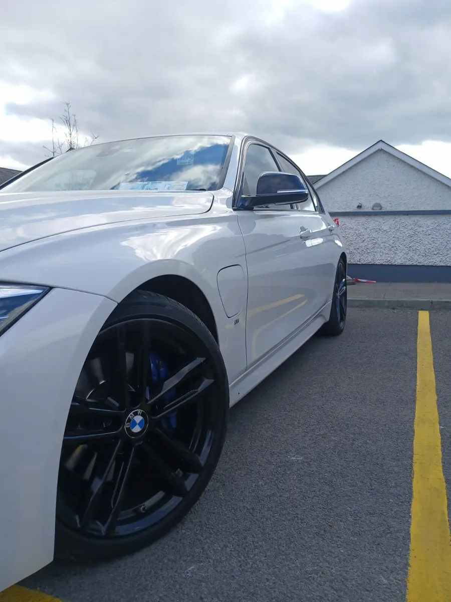 BMW 320E - Image 3