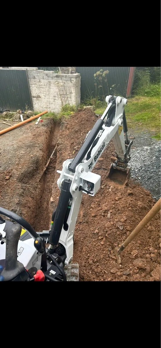 E10z bobcat mini digger - Image 3