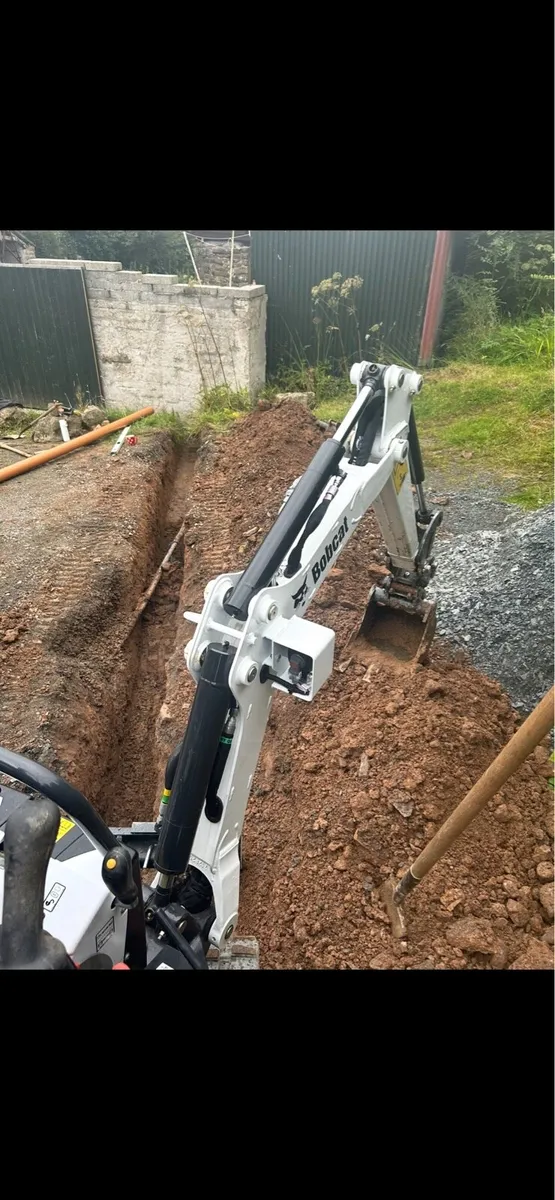 E10z bobcat mini digger - Image 4