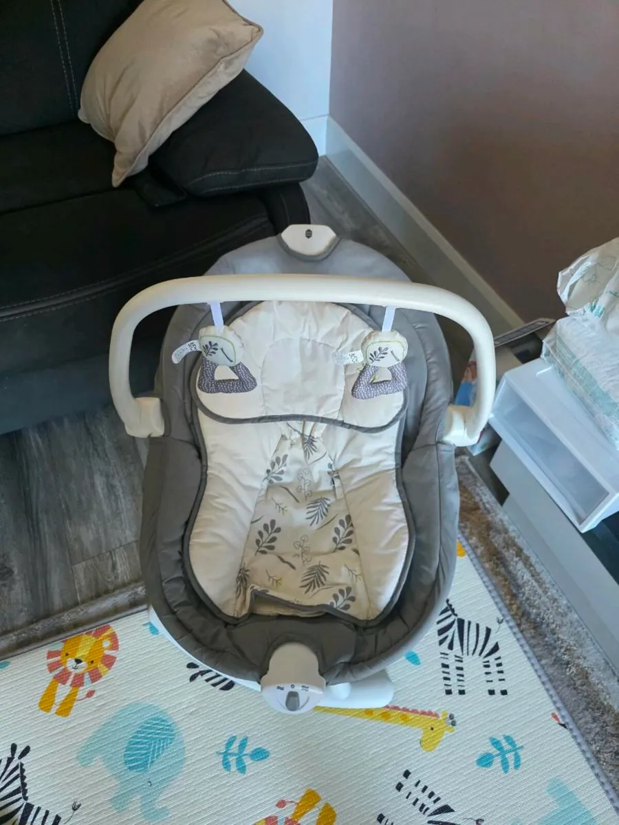 Joie 2 in 1 swing/rocker - Image 2
