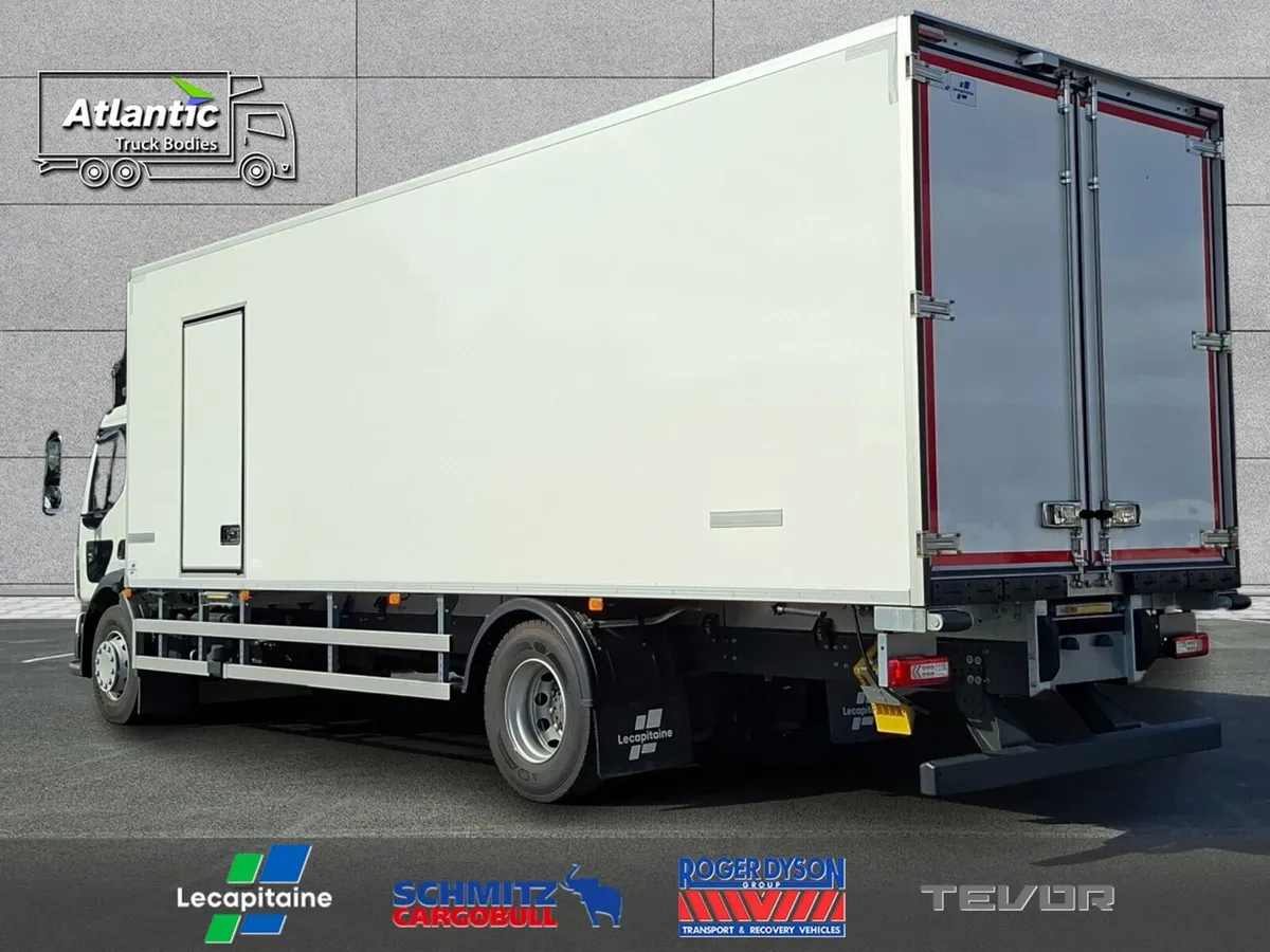 New Renault 18T Renault with carrier frdge unit - Image 3