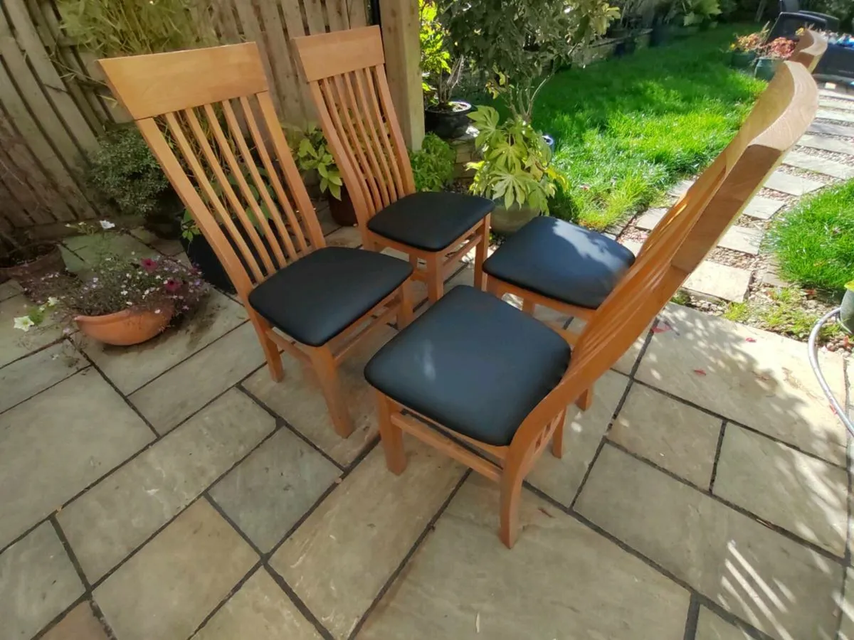 4 kitchen dining chairs - Image 1