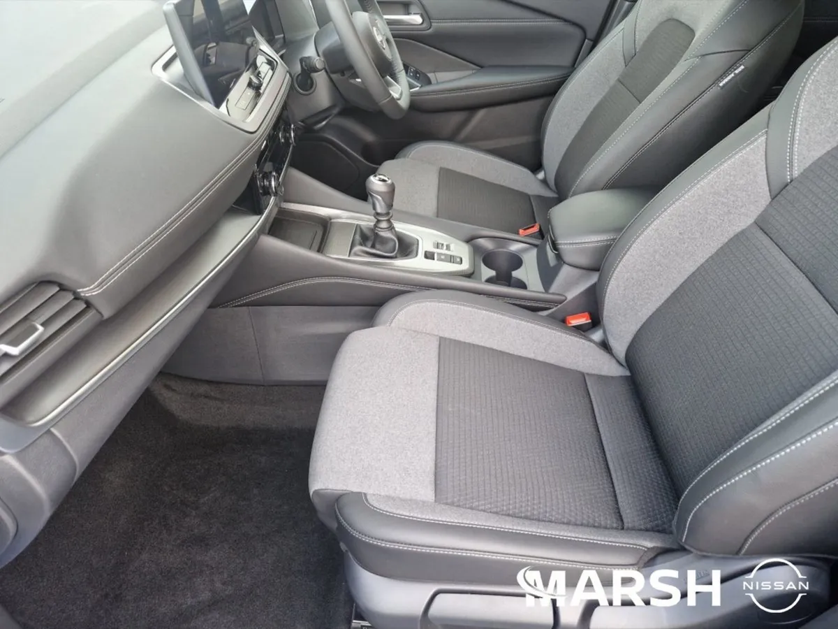 Nissan QASHQAI 1.3 PET Mild Hybrid SV Premium - Image 4